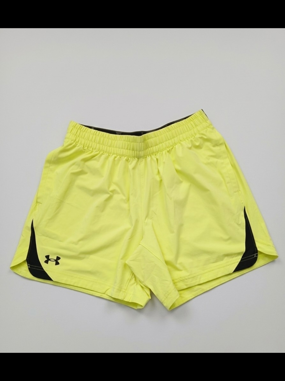 Under Armour Men's Large Neon Yellow Performance Shorts